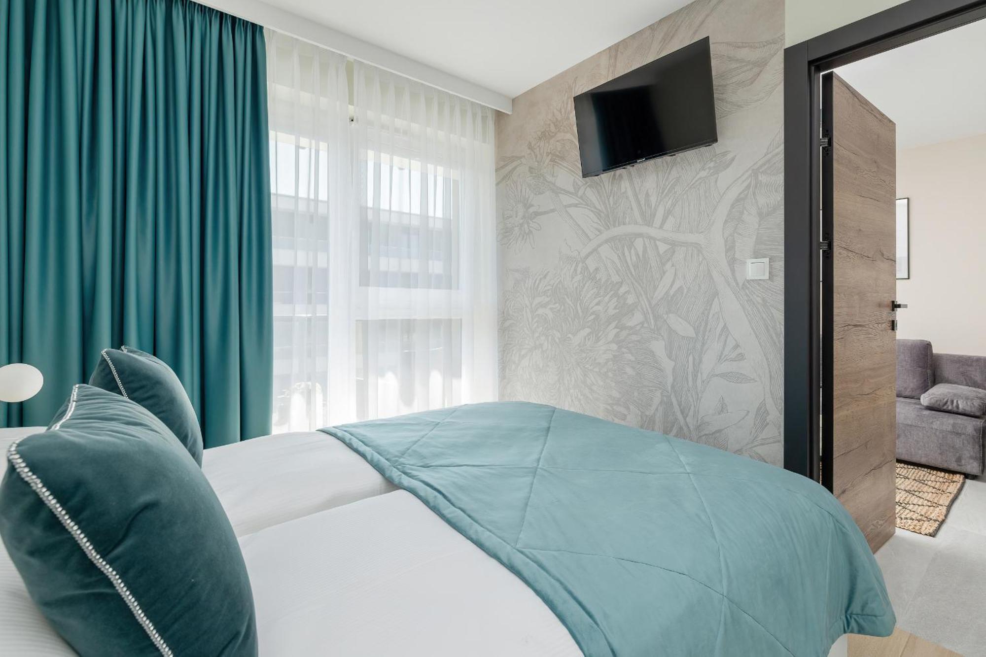 Apartment Gustowny Z Parkingiem I Balkonem W Kolobrzegu By Renters Kolobrzeg